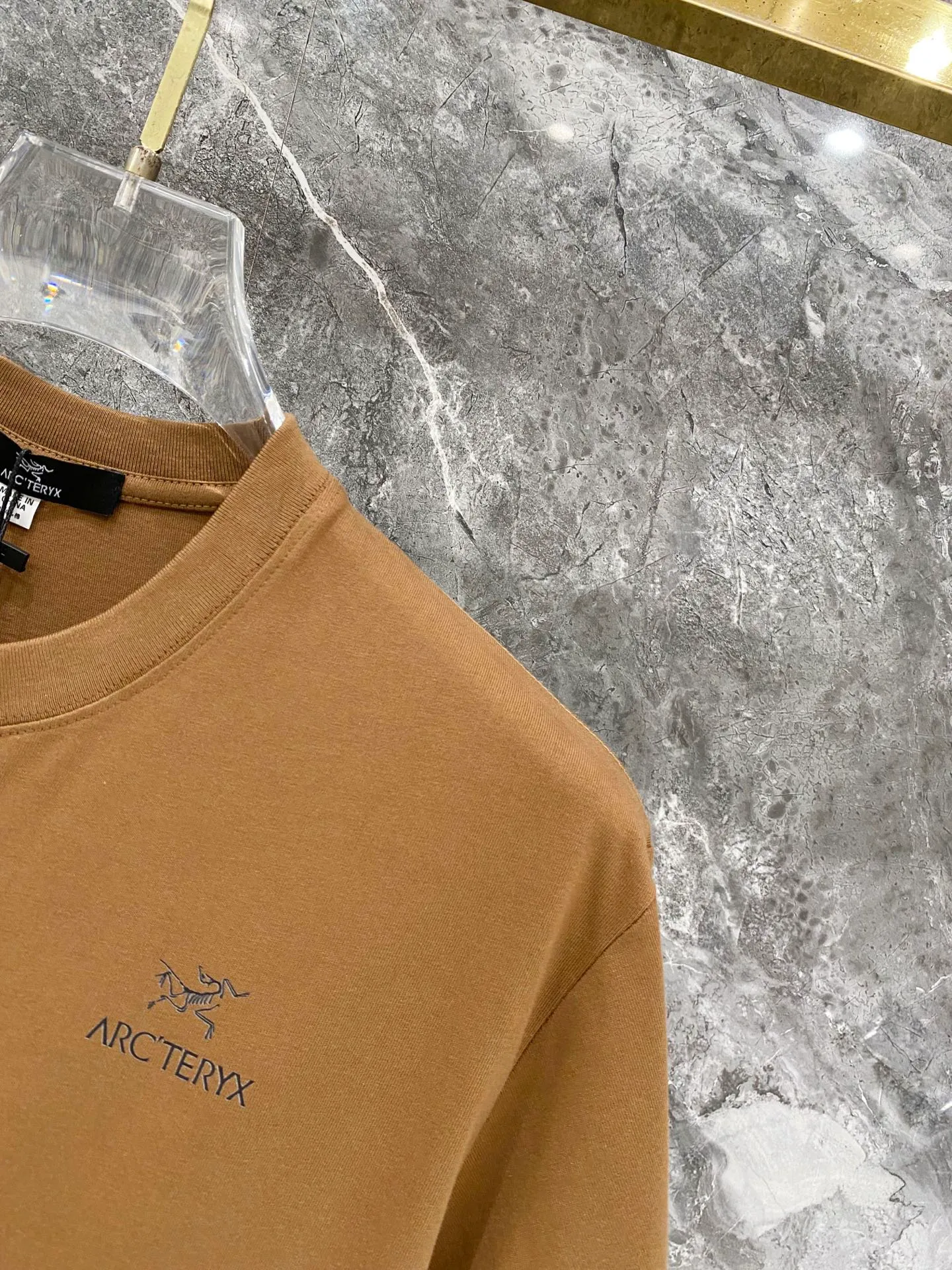 （ ）Classic logo ， Quality Original ， ， ， Premium 。 ！ Sizes: M-3XL : g